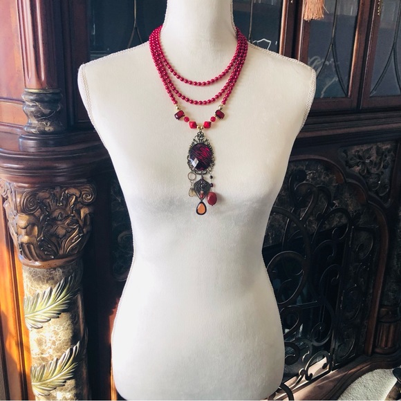 Handcrafted repurpose red filigree cameo gem Czech glass Pearl toggle necklace - Picture 6 of 9